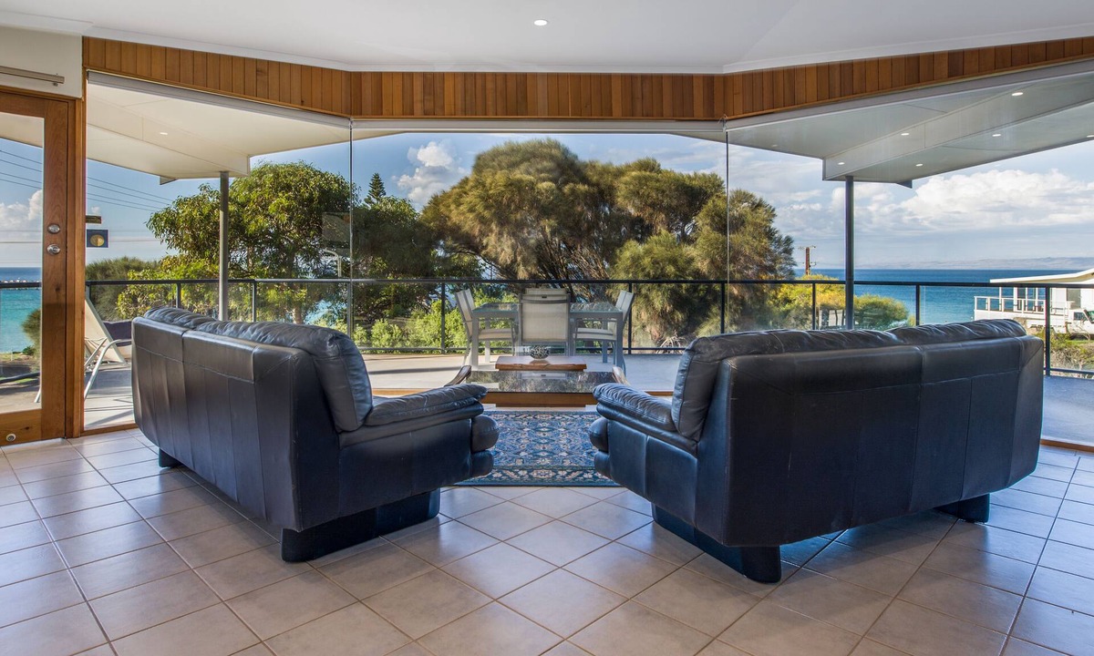 Penneshaw House | Baudin House