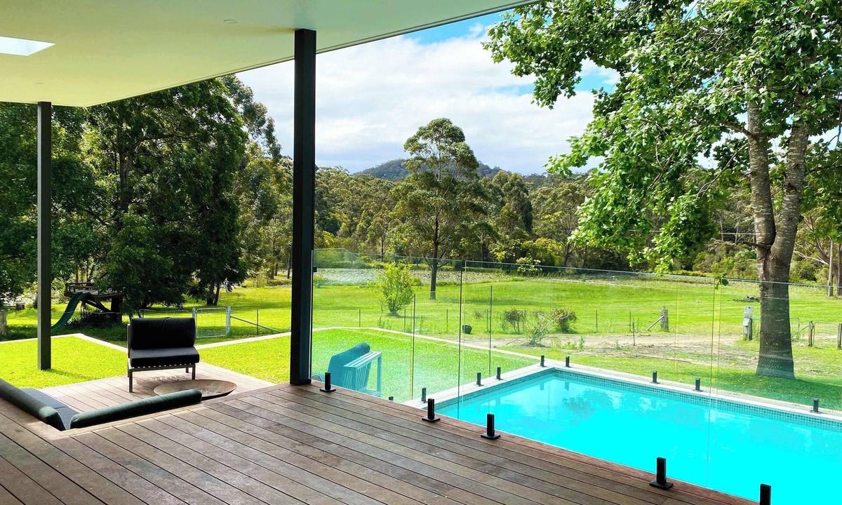 Termeil Hostel | Bawley Grove Summary: