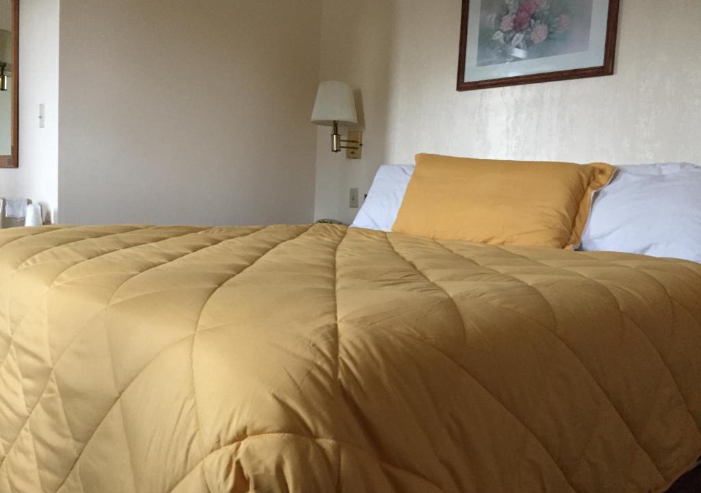 Baxter Springs Hotel | Baxter Inn 4 Less