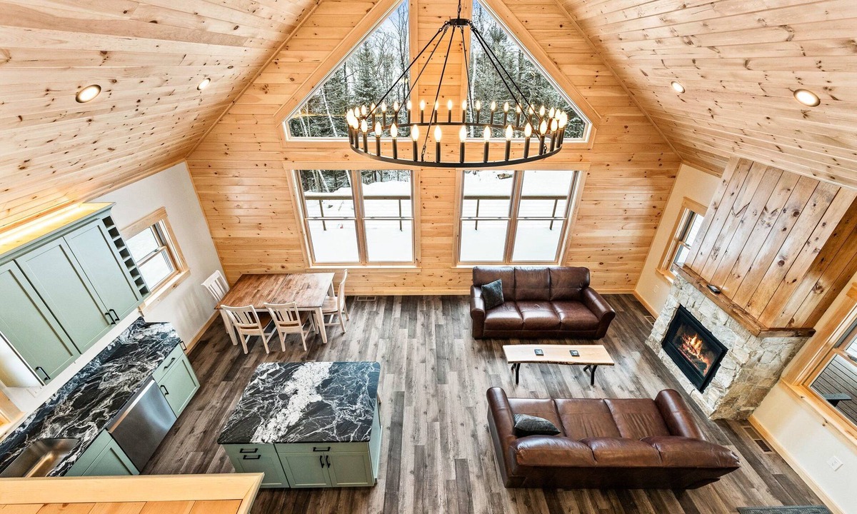 Rangeley Plantation House | Baxter's Hideout | Snowmobile & ATV Access