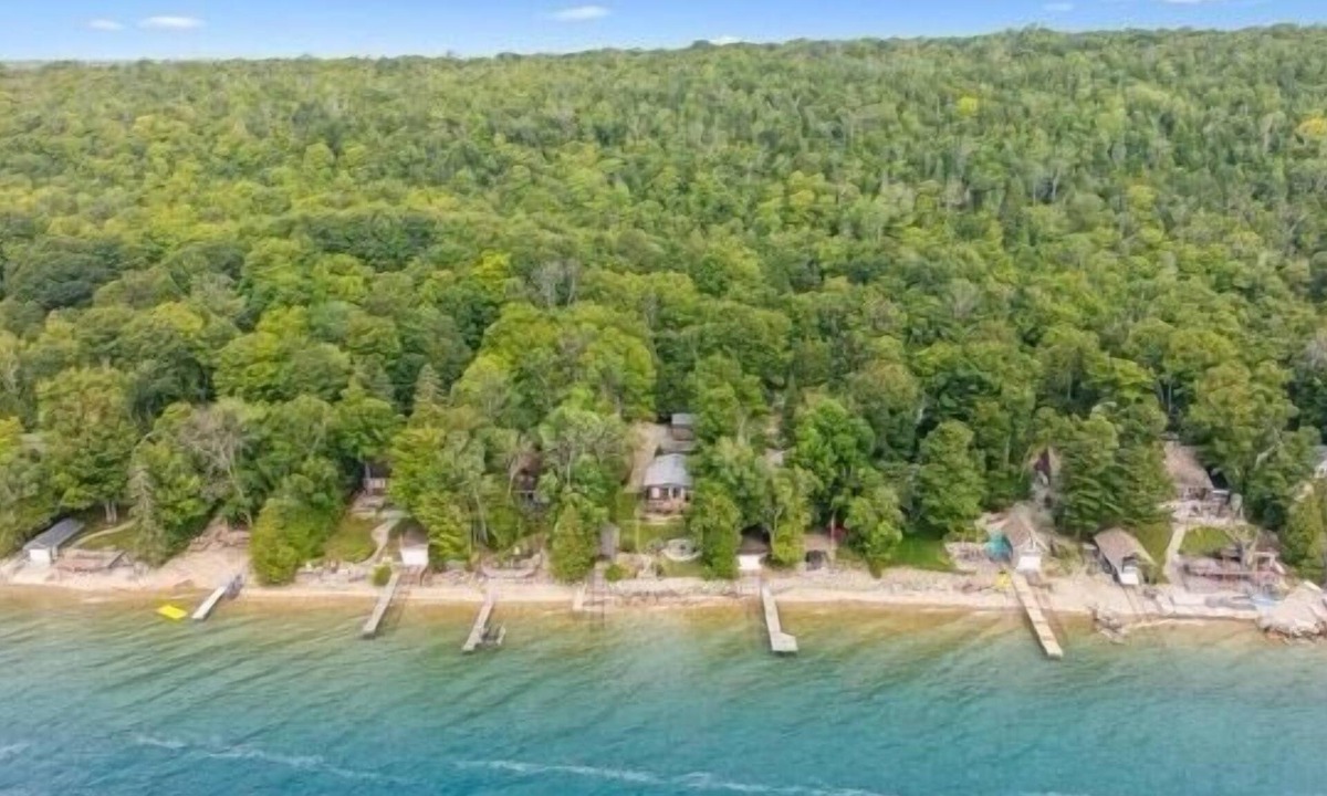 Colpoys Bay House | Bay And Birch | WATERFRONT + Dock