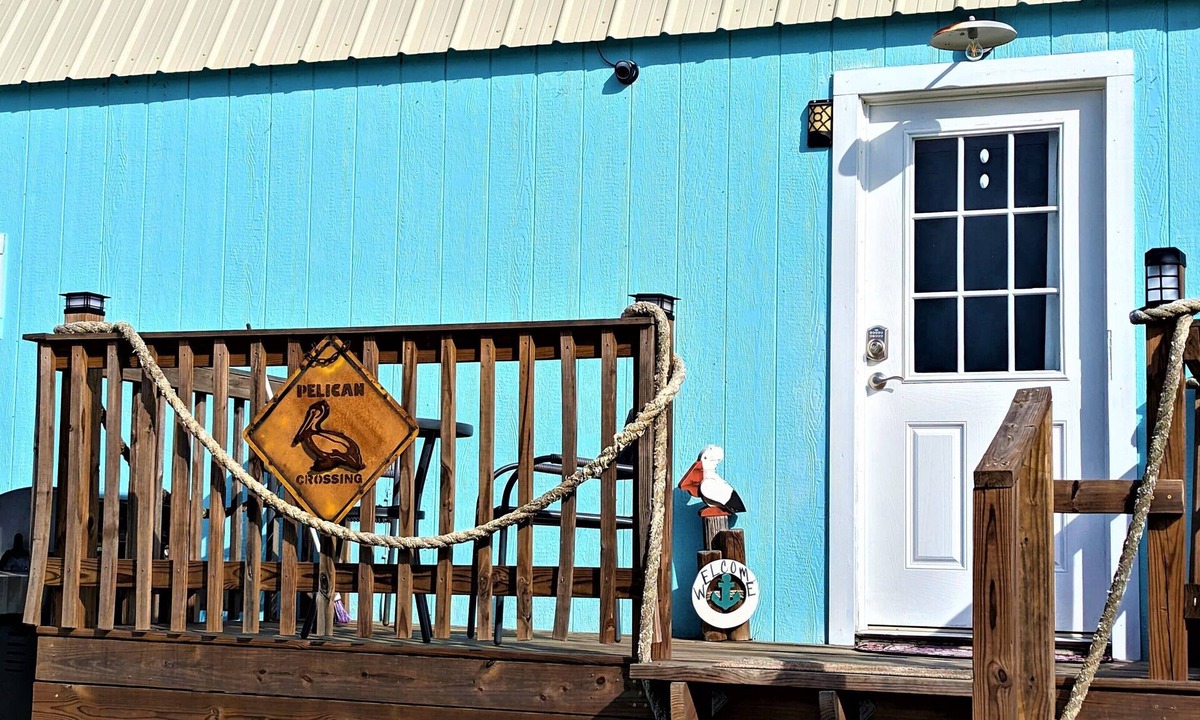 Palacios House | Bay Area Barndominium - Community boat ramp!