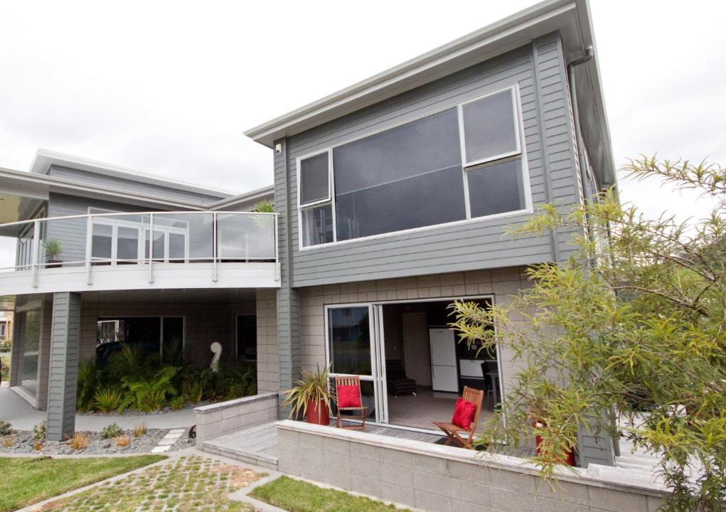 Cooks Beach Apartment | Bay Breeze Accommodation