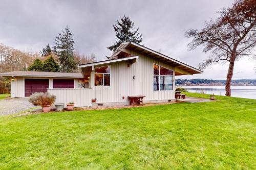 Vashon Island House | Bay Breeze Bliss