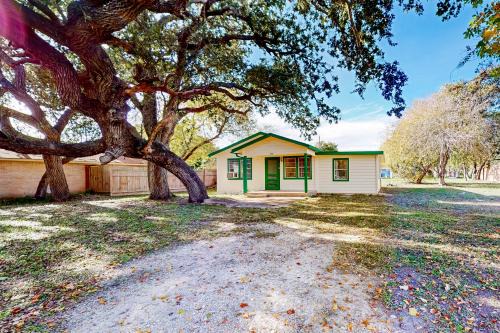Aransas Pass House | Bay Breeze