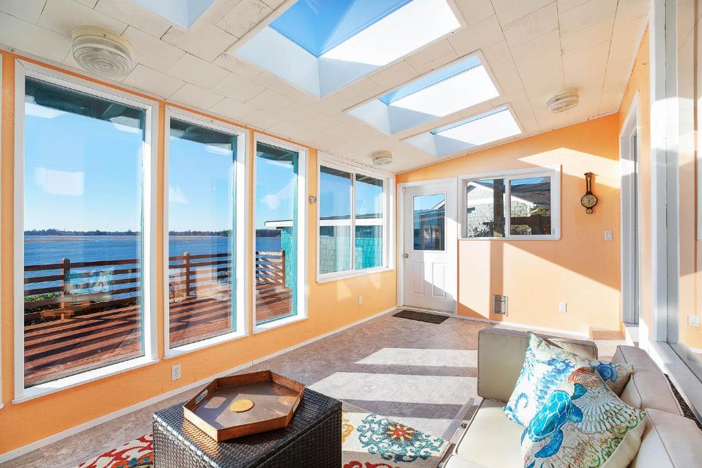 Aberdeen House | Bay City Bungalow