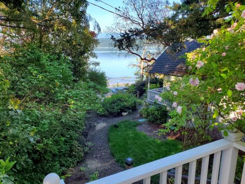 Adelma Beach House | Bay Cottage