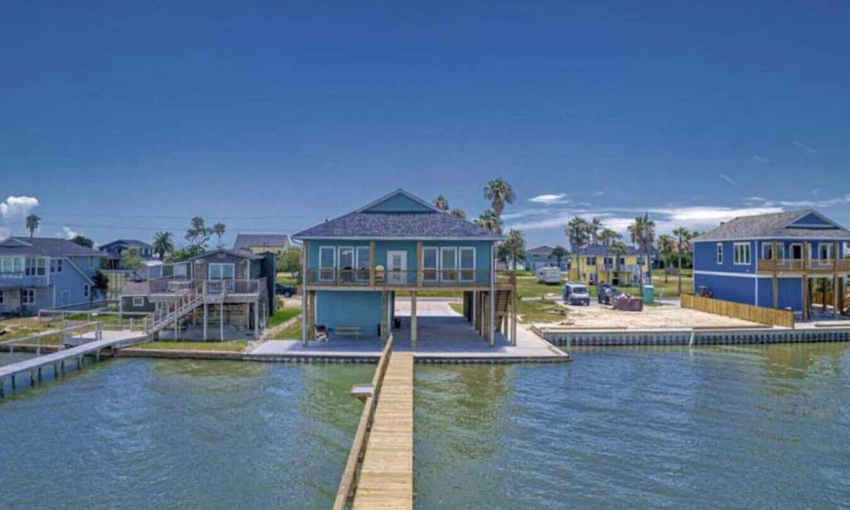 Rockport House | Bay Front 4/3.5 home on Copano Bay! Pet Friendly