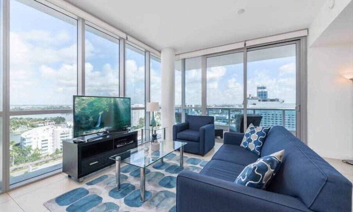 North Beach Apartment | Bay Front | Sweeping Bay Views | Upscale Amenities | Miami Beach