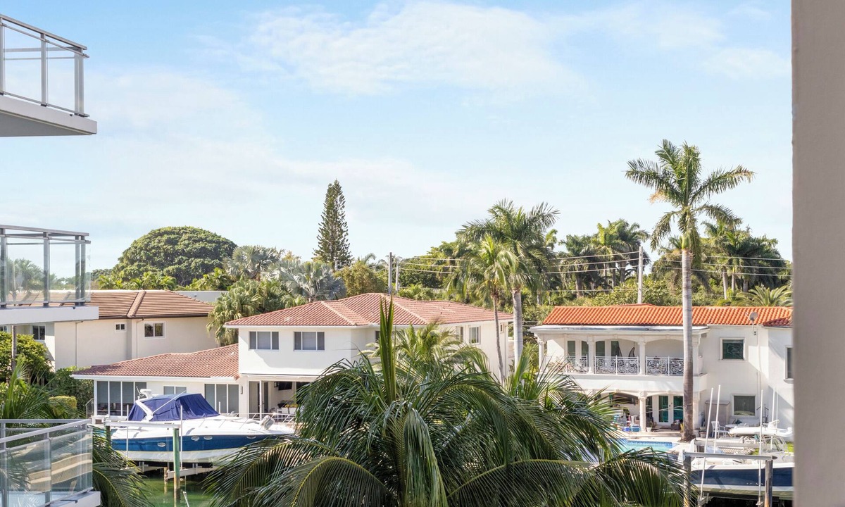 Bay Harbor Islands Apartment | Bay Harbor Sunset Apt 4B