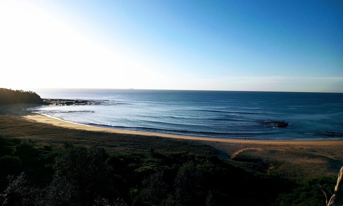 Bateau Bay Hotel | Bay House Motel