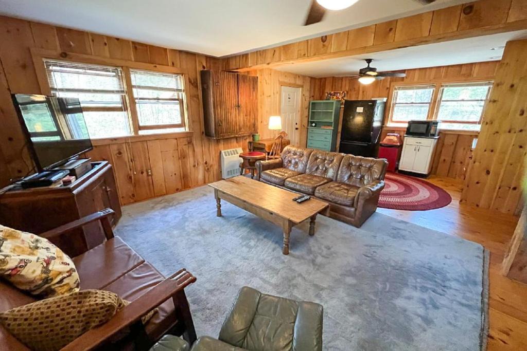 Moultonborough Apartment | Bay Road Beach Day