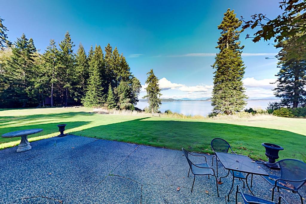 Oak Harbor House | Bay to Baker