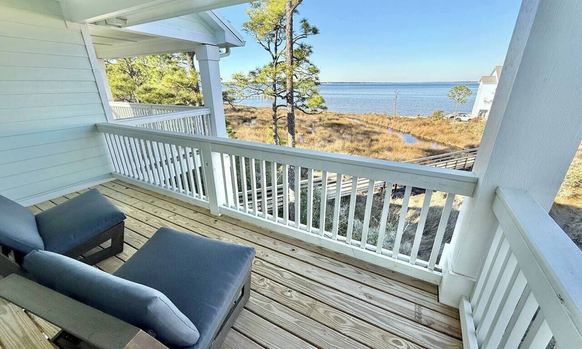 Innerarity Townhomes House | Bay View 108: Great Views, Pool & More!