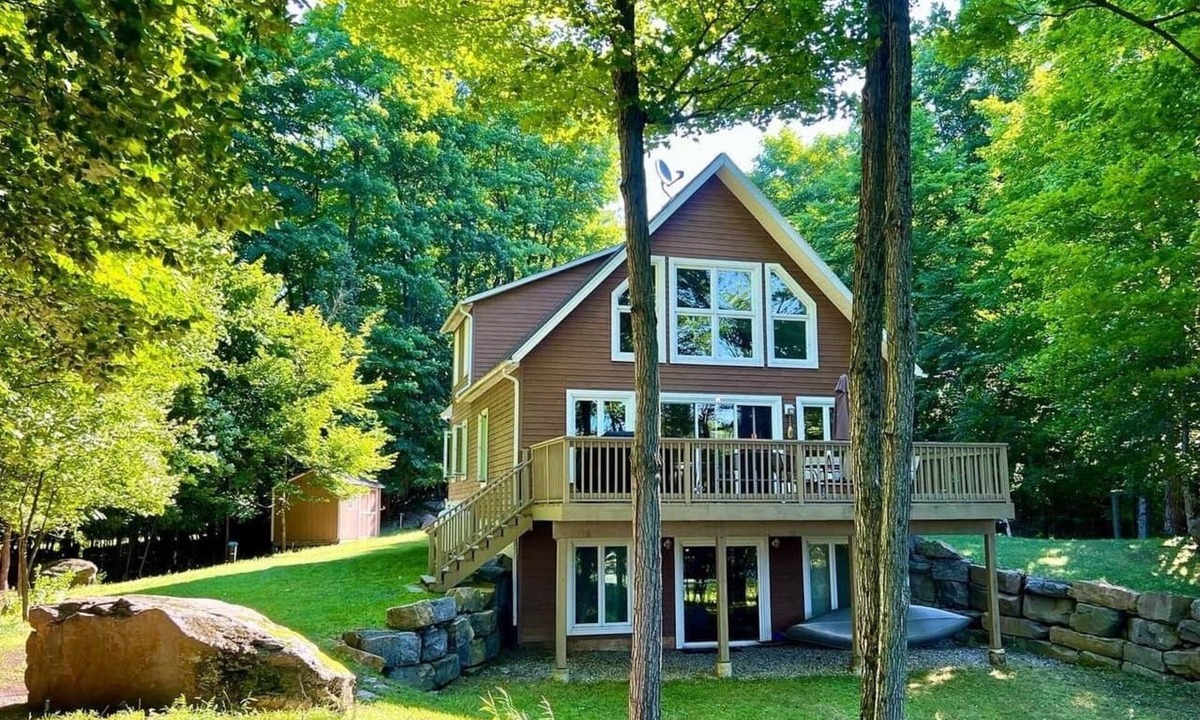 Rideau Lakes House | Bay View | Private Rideau Canal Retreat in Chaffey's Lock