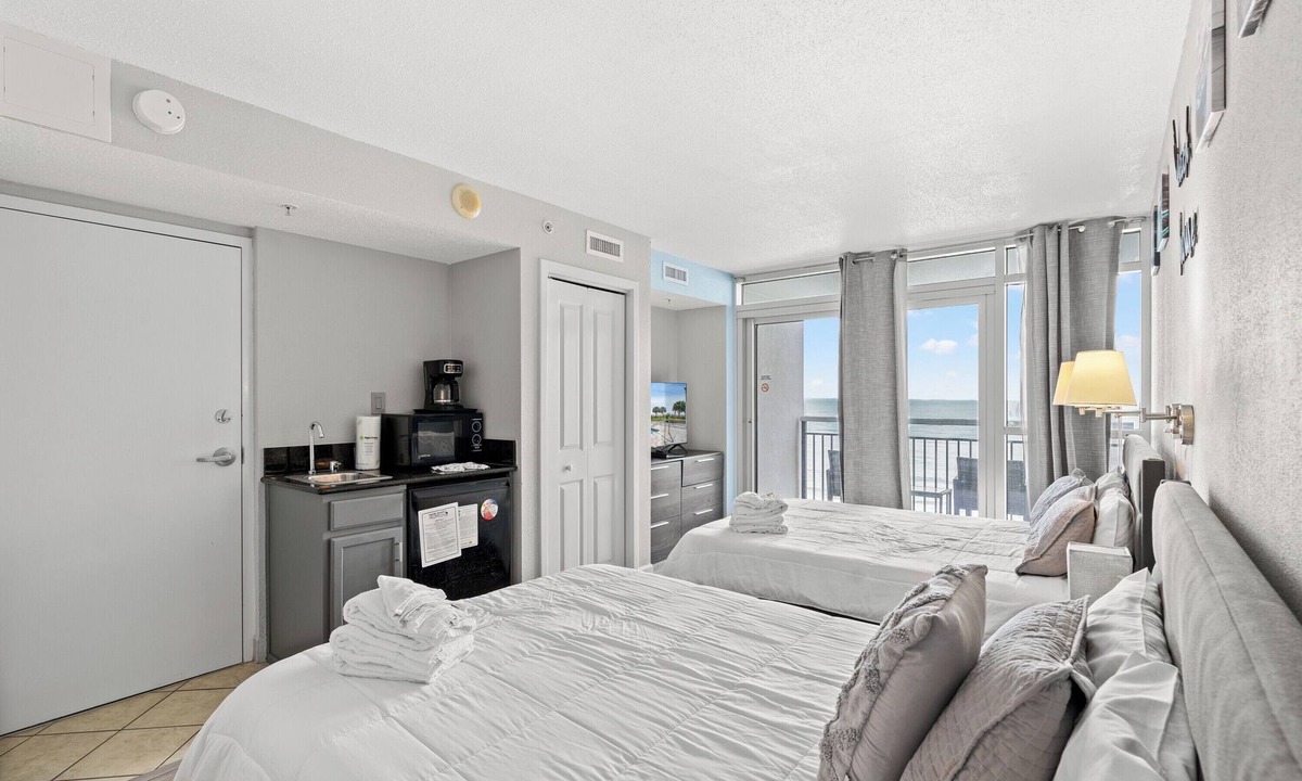 Downtown Myrtle Beach Condo | Bay View Resort 604B - Efficiency Unit - Sleeps 4 - Great Water Amenities & Ocean Front