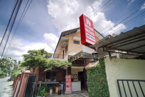Depok House | Bayang Brothers Residence By Occupied