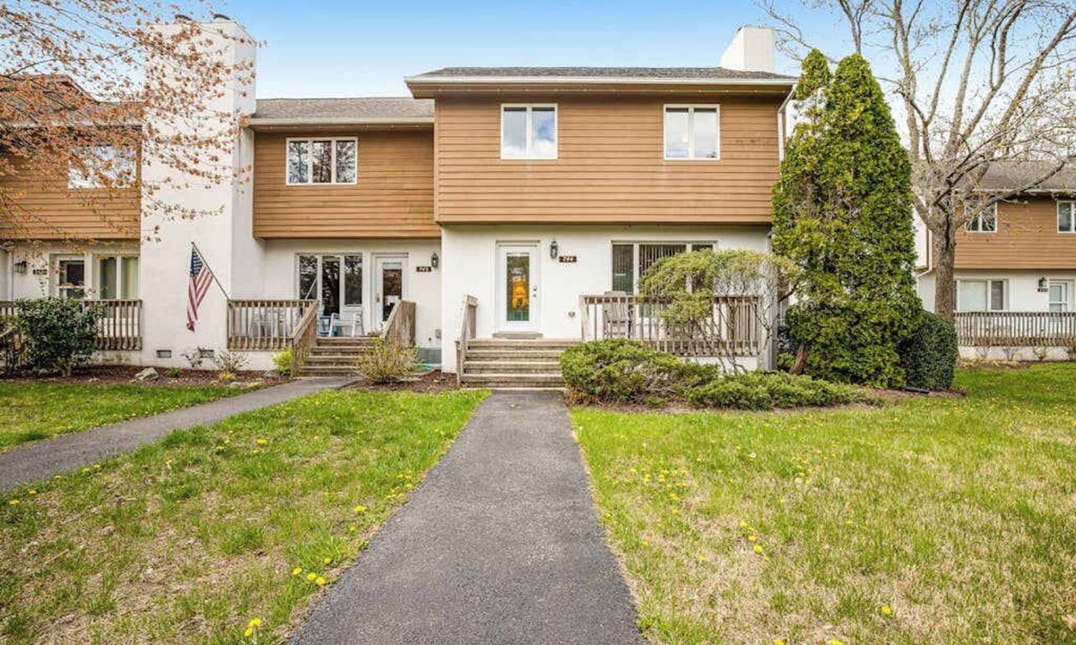Bethany Beach Condo | Bayberry Woods condo W/shared pool, high-speed WiFi & central AC - near beach