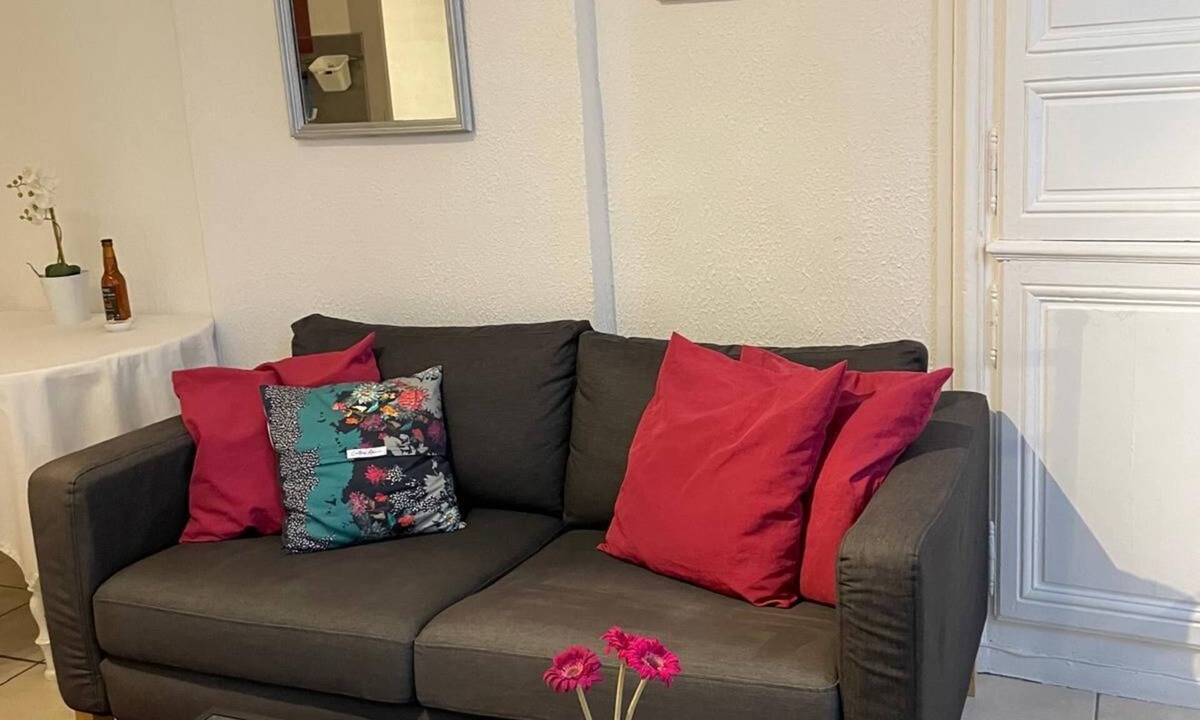 Bayeux Apartment | Bayeux Cathedral View Studio