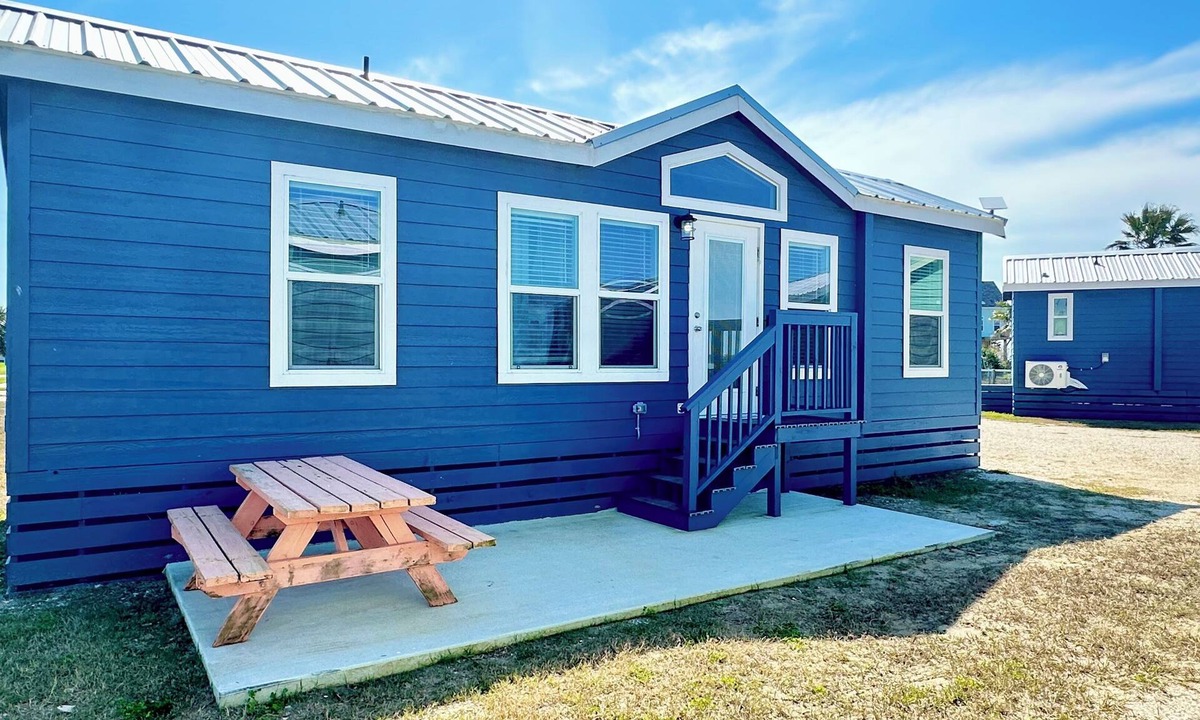 Gilchrist House | Bayfront Bliss*Water Views & Beach Nearby*Great Fishing!