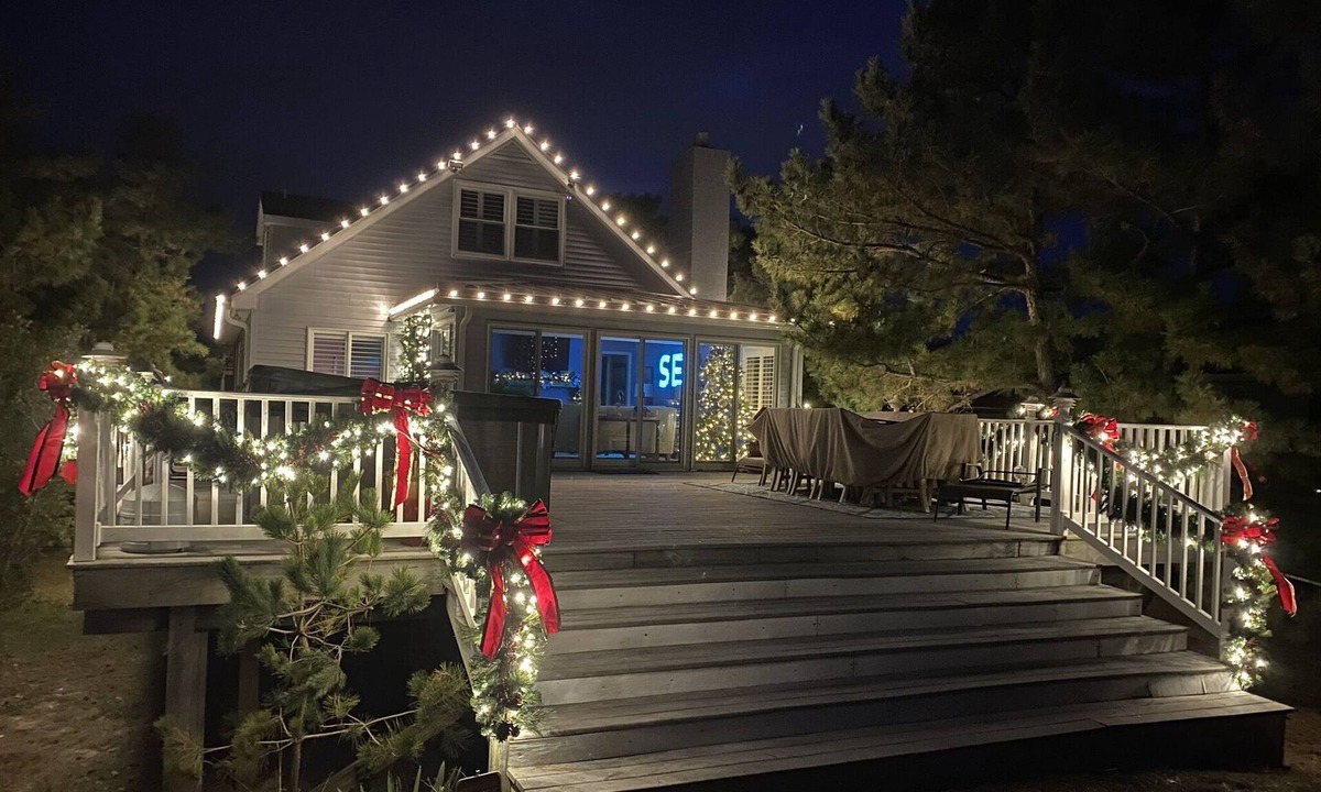 Milford House | Bayfront Cottage with Spectacular Views