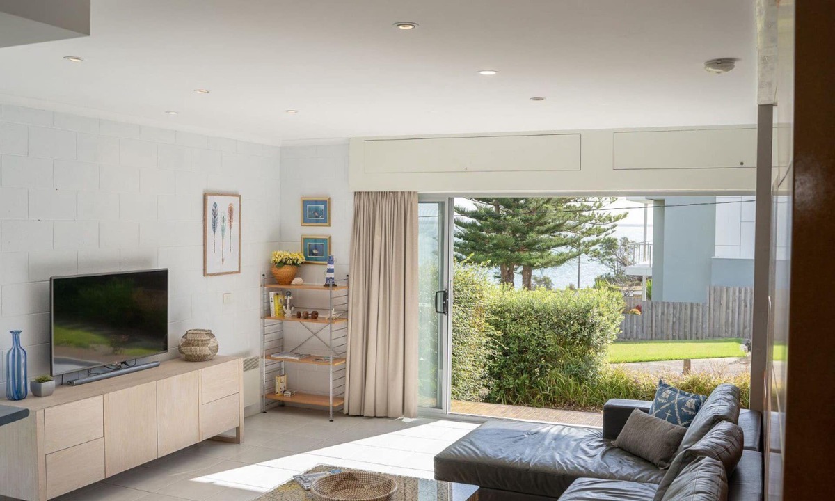 Cowes House | Bayfront Escape on Walpole