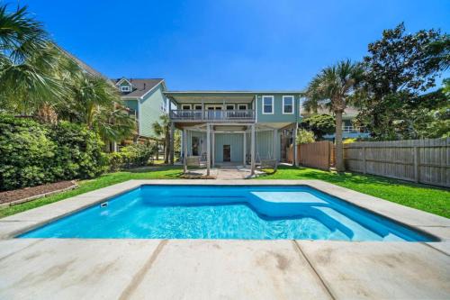 San Leon House | Bayfront Home with Private Pool, Pier, and Firepit