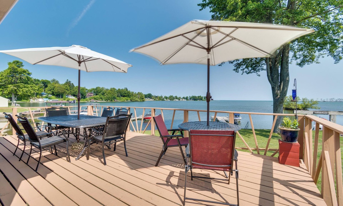 Red Creek Cottage | Bayfront Red Creek Vacation Rental w/Boat Dock!