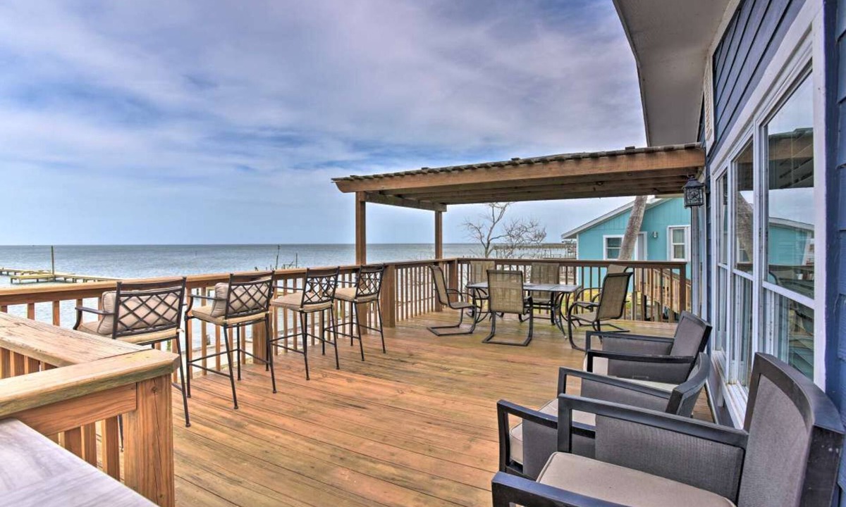 Rockport House | Bayfront Rockport with Private Fishing Pier