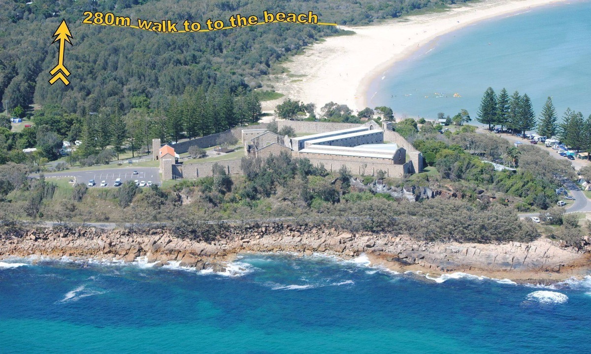 Arakoon House | Bayhaven Arakoon - Walk to the beach