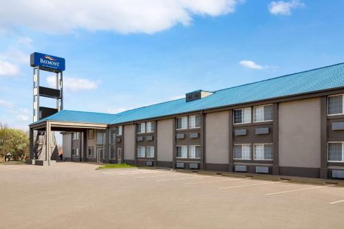 Blackwell Hotel | Baymont by Wyndham Blackwell I-35