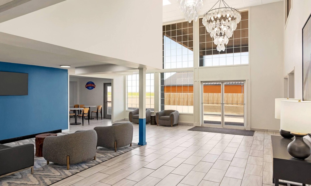 Blackwell Hotel | Baymont by Wyndham Blackwell I-35
