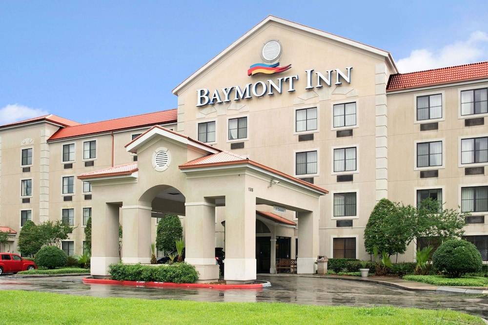 Conroe Hotel | Baymont by Wyndham Conroe