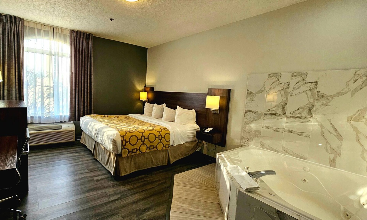 Calumet City Hotel | Baymont by Wyndham Chicago/Calumet City