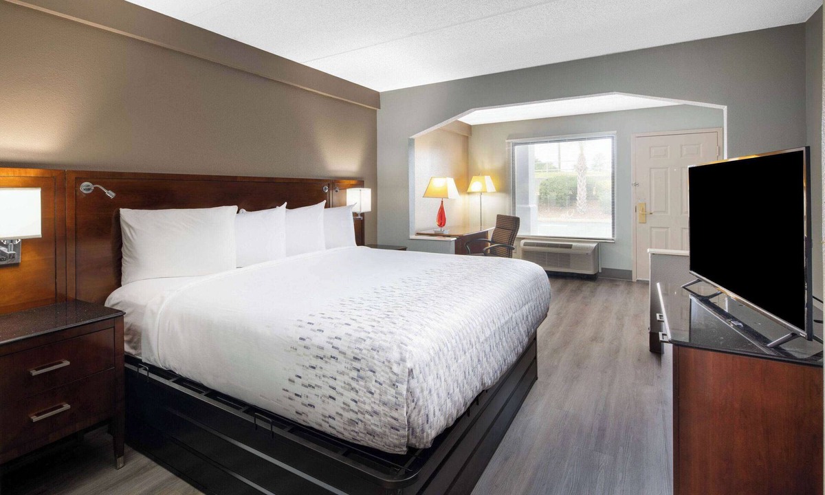 Covington Hotel | Baymont by Wyndham Covington