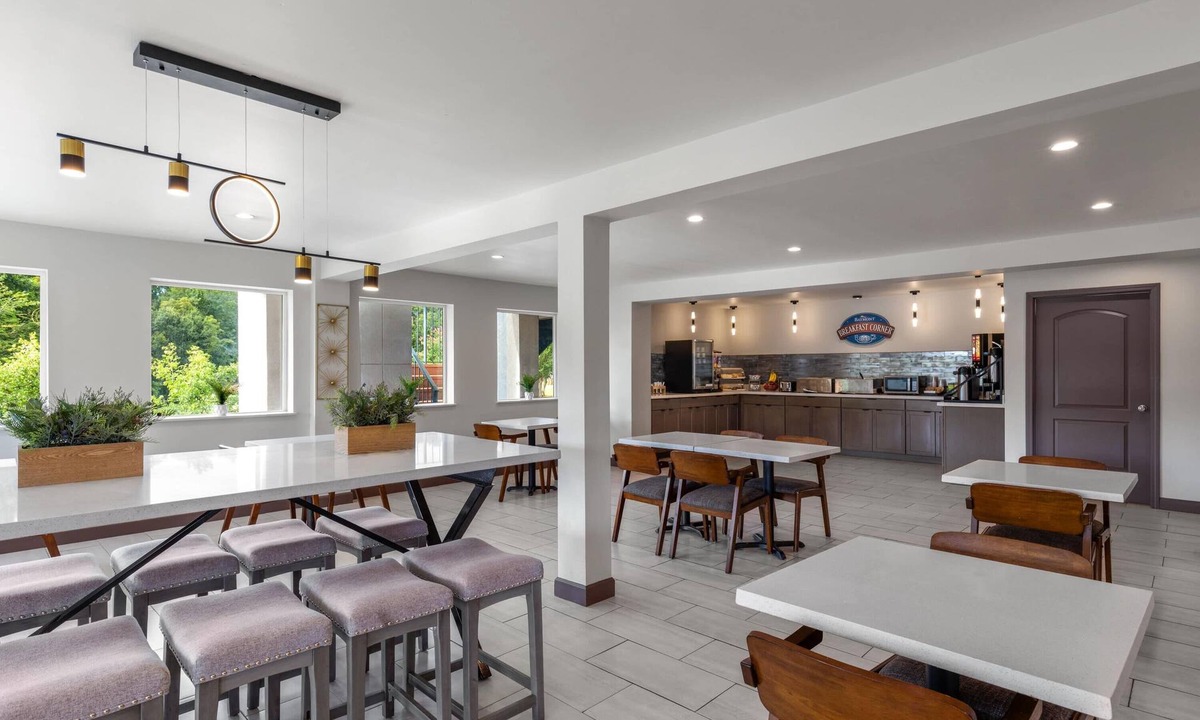 Dothan Hotel | Baymont by Wyndham Dothan