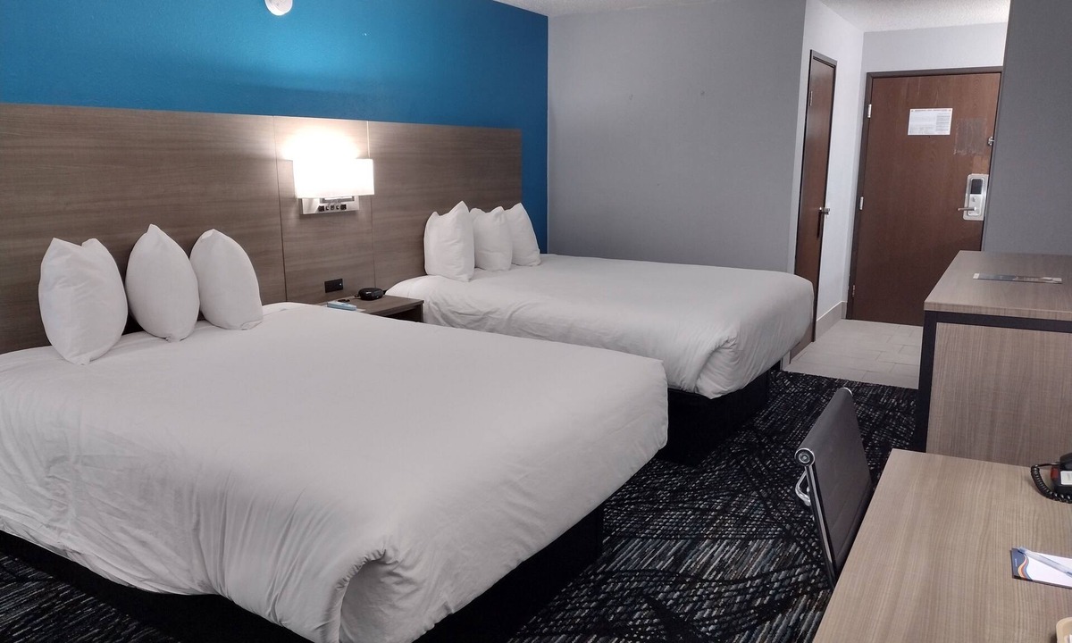 Proctor Hotel | Baymont by Wyndham Duluth/Spirit Mountain