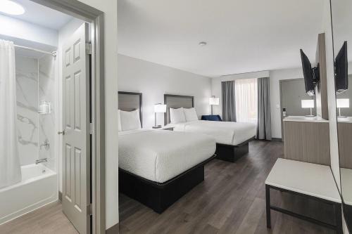 Cape Fear Hotel | Baymont by Wyndham Fayetteville