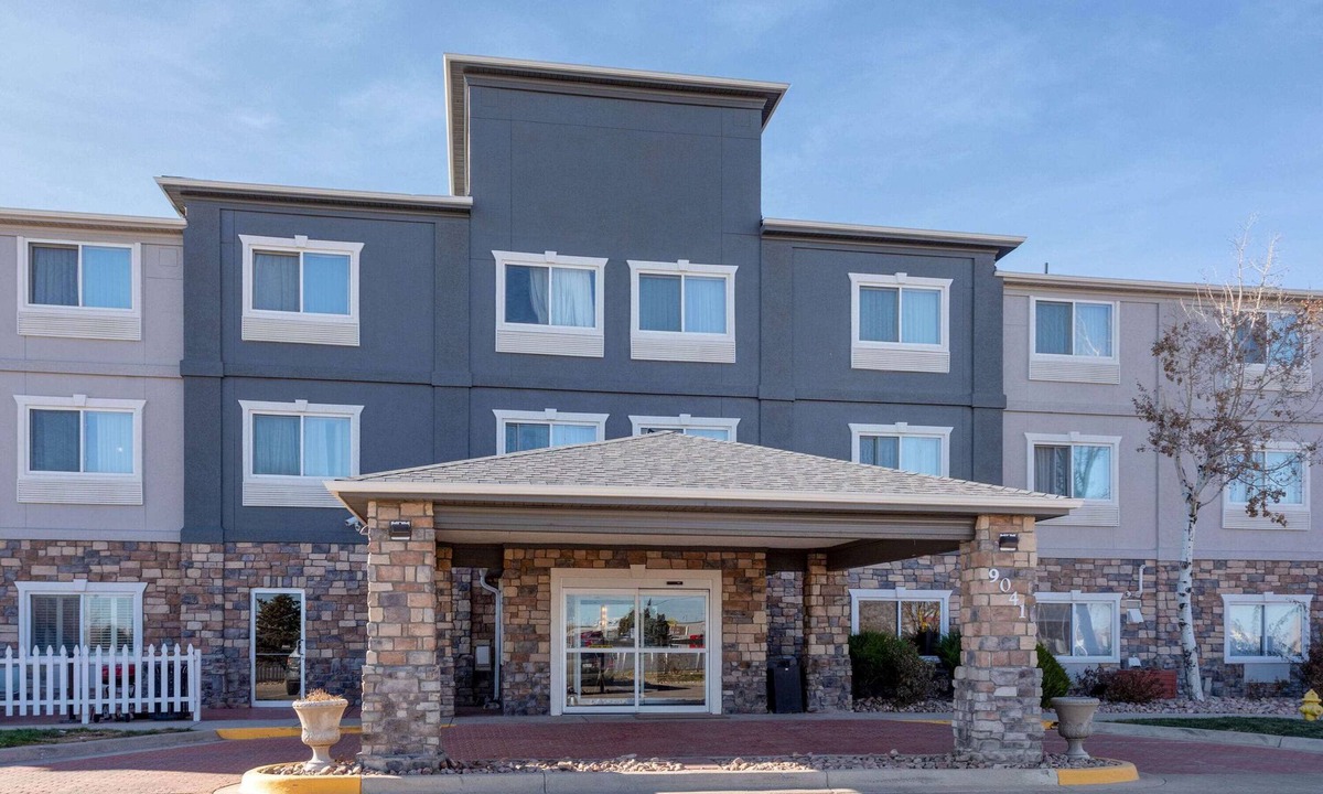 Dupont Hotel | Baymont by Wyndham Henderson Northeast Denver
