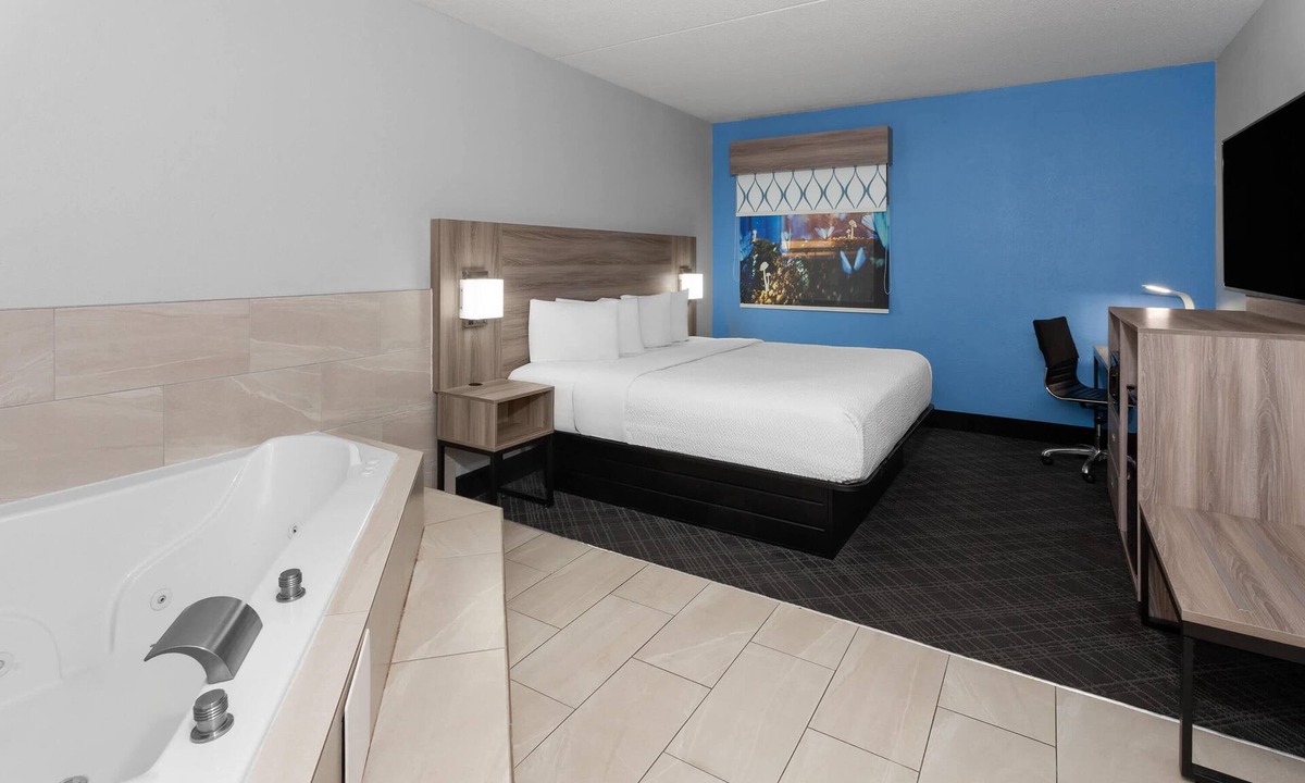 Southport Hotel | Baymont by Wyndham Indianapolis South