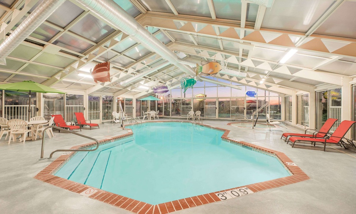 Litchfield Hotel | Baymont by Wyndham Litchfield