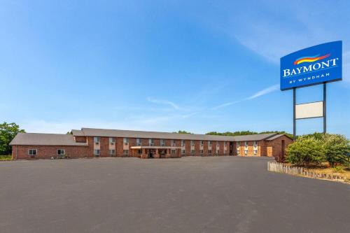 Manistee Hotel | Baymont by Wyndham Manistee