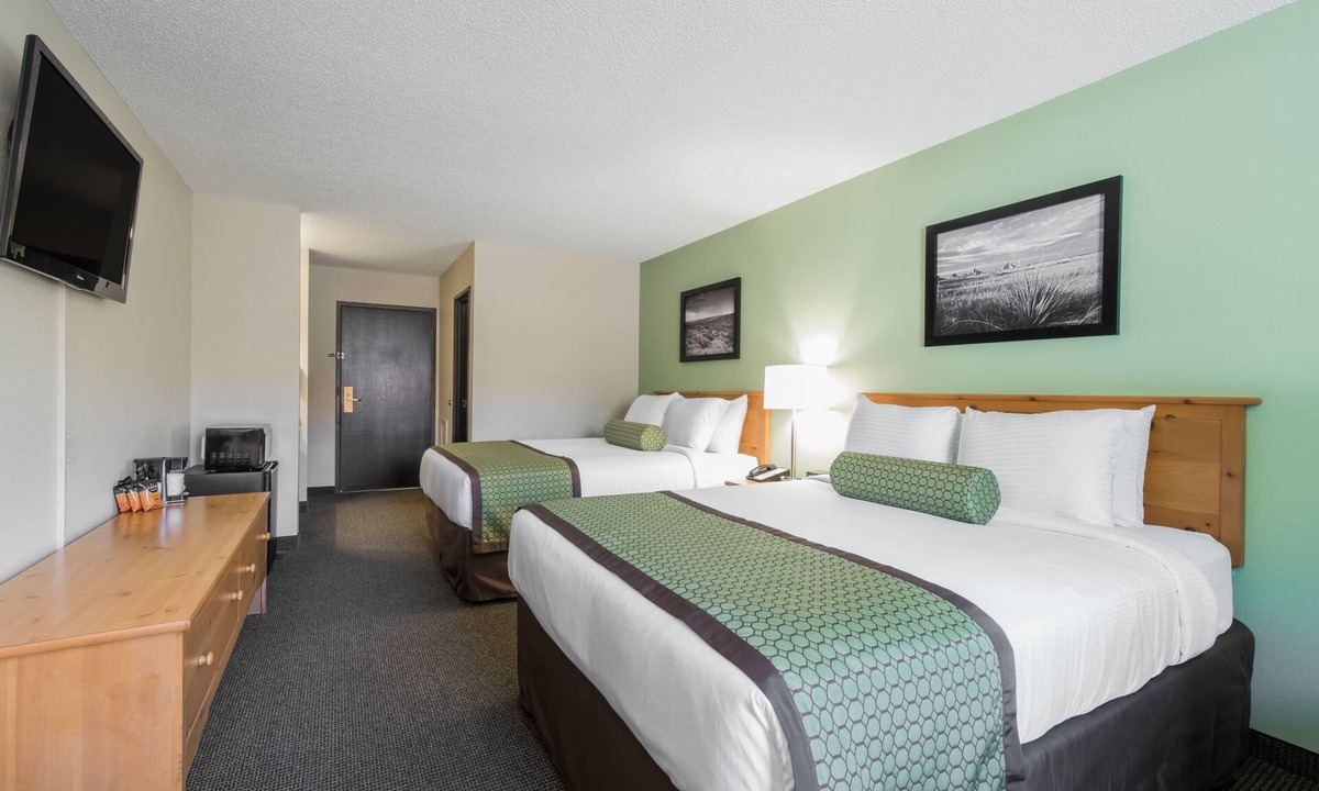 Pierre Hotel | Baymont by Wyndham Pierre