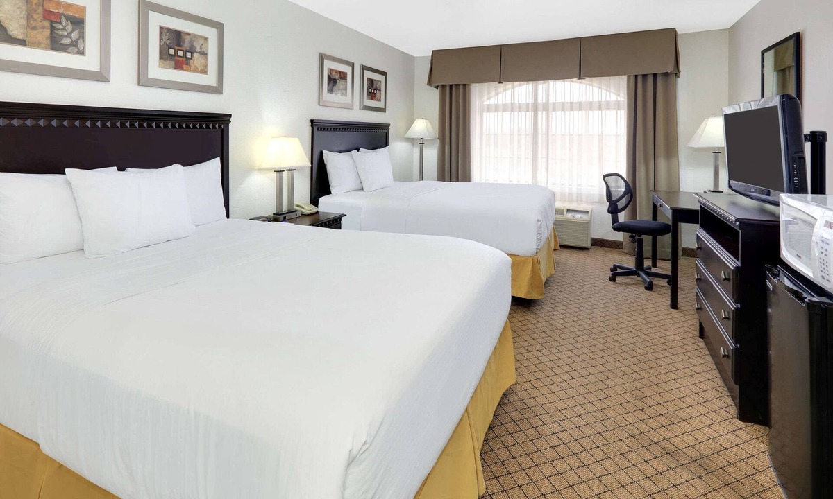 Roswell Hotel | Baymont by Wyndham Roswell