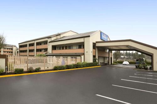 North Rose Hill Hotel | Baymont by Wyndham Seattle/Kirkland WA