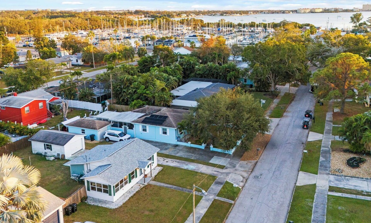 Bayview House | Bayou Bungalow Near Beaches & Downtown
