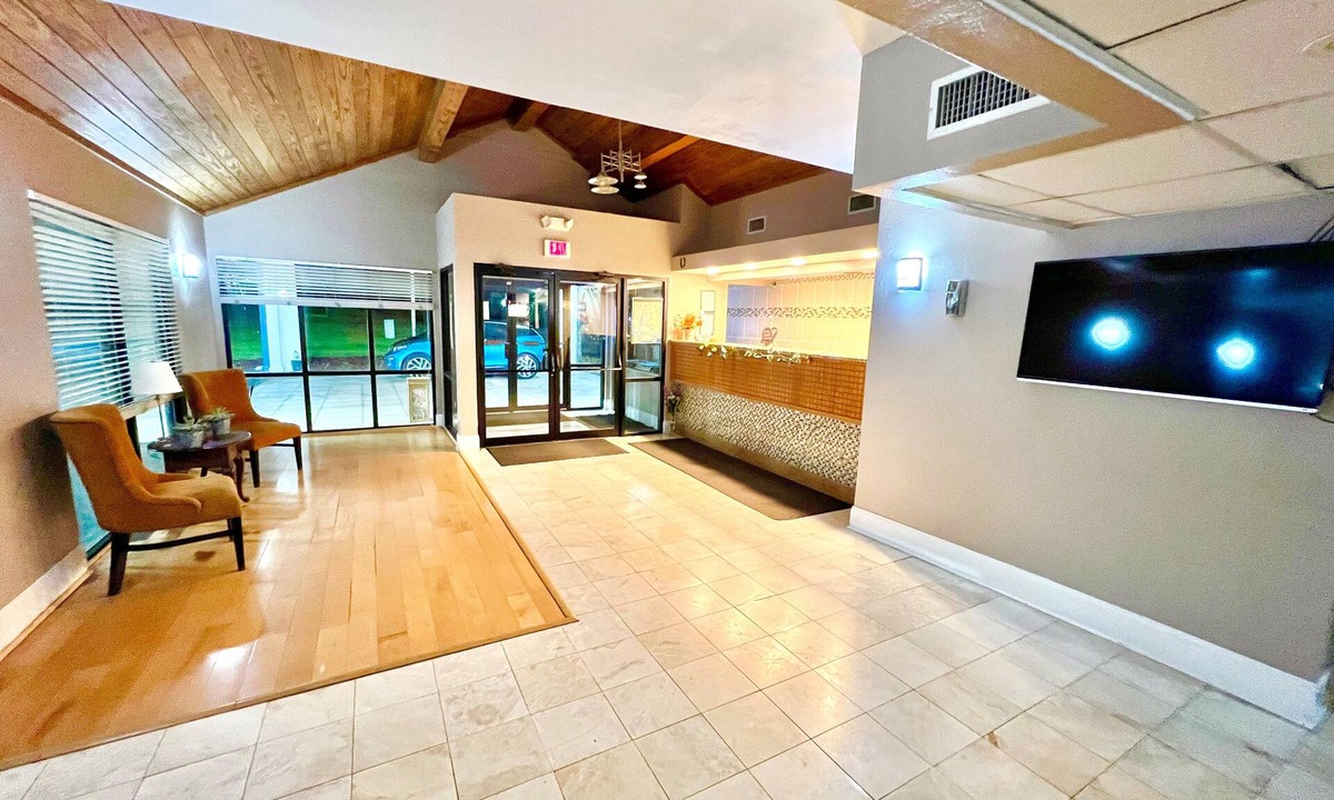 Bayou La Batre Hotel | Bayou Inn & Suites