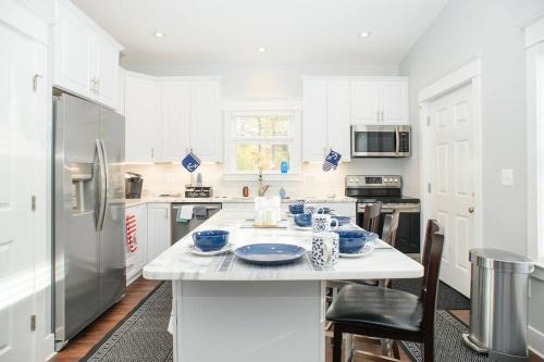 Hillsmere Shores Apartment | BayRidge house by Quiet Waters, Thomas Point Parks