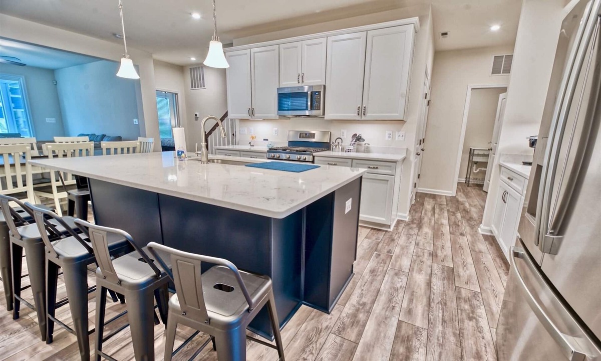 St. Martin House | Bayside * 5 BR Twin House w 4.5 BA and 3 Master Bedroom Suites, sleeps up to 14