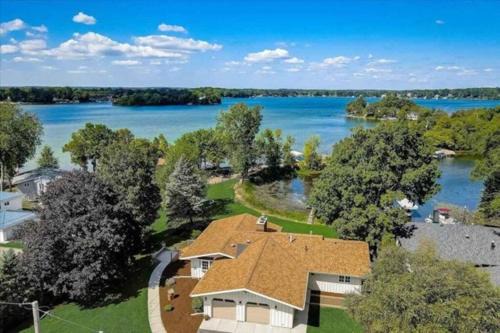 Browns Lake Villa | Bayside Beach House